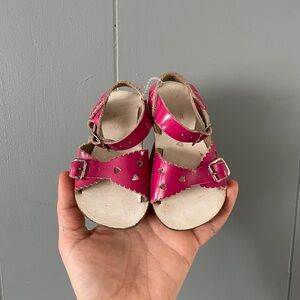 Salt Water Sandals by Hoy - Fuchsia Heart Kids Sandals